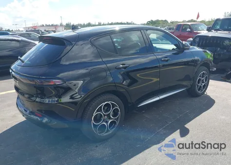 2024 Alfa Romeo Tonale Ti Eawd z USA, uszkodzony, nr VIN ZASPATCW4R3079668